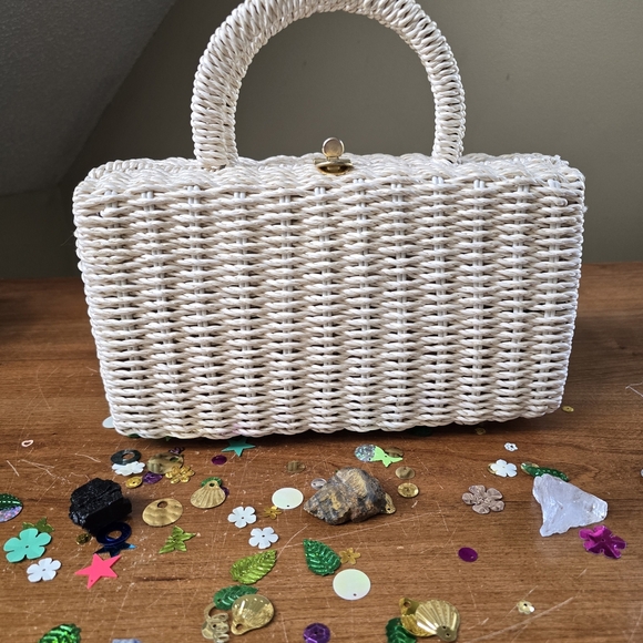 Handbags - Elegant Cream Woven Handbag